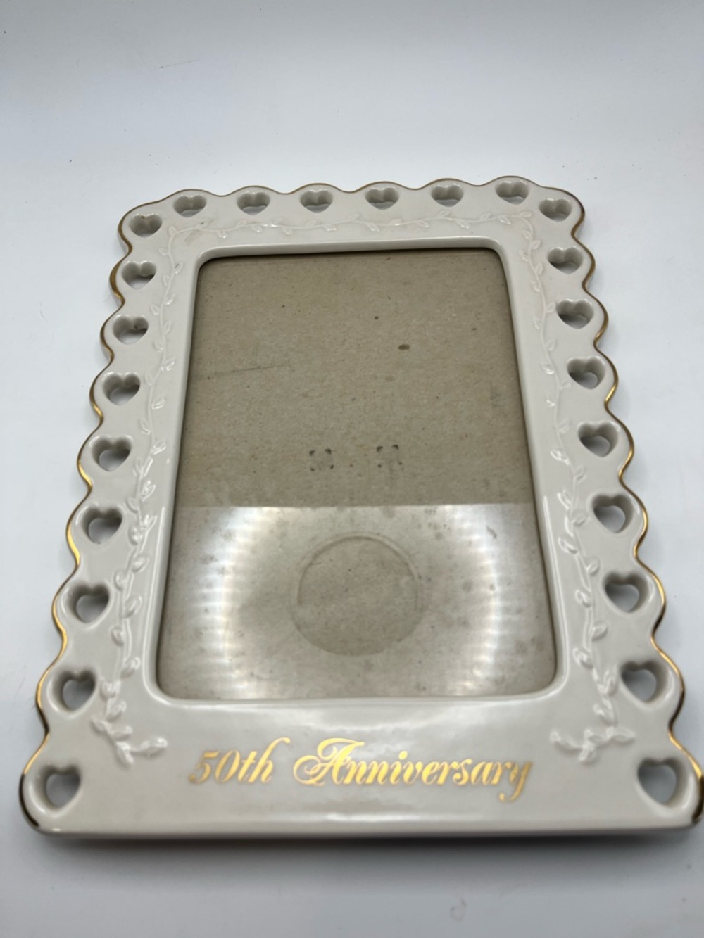 Pepal Freelance 50th Anniversary White Ceramic Heart Frame with Gold Trim 5x7
